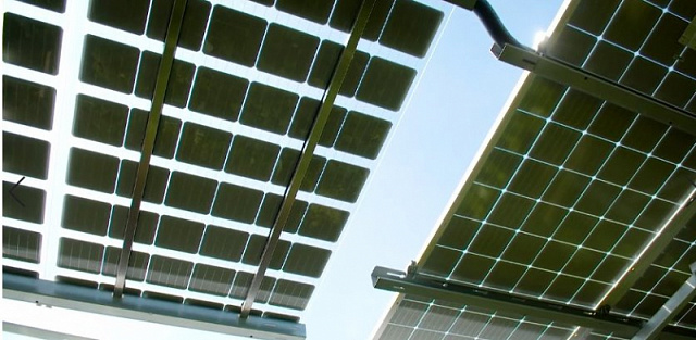 Вчені пропонують використовувати сонячні панелі для збору води