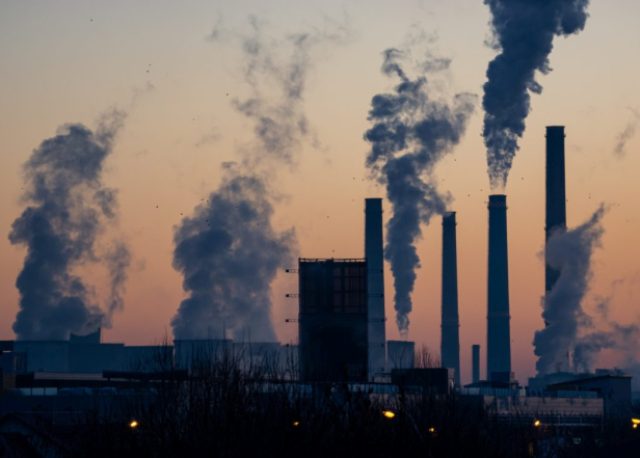 У Китаї стартували продажі сертифікатів на викиди вуглецю