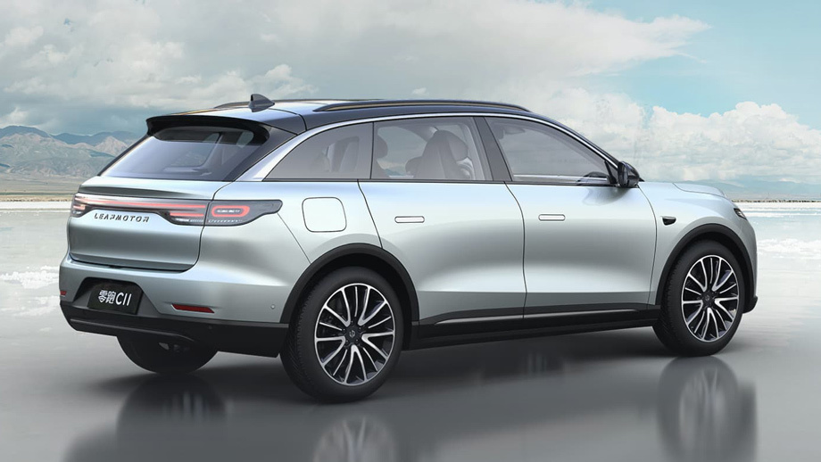 Серійний Leap C11 похвалився двома моторами і трьома дисплеями