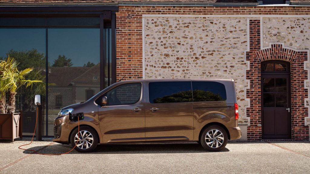 Citroën представляє електричний 9-місний мінівен SpaceTourer