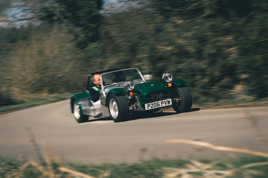 Caterham представить електромобіль у 2023 році, але за ДВЗ буде триматися до останнього