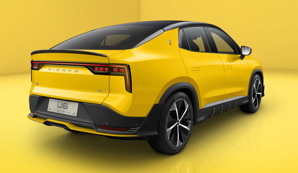 Купеподібний паркетник Aiways U6: готова серійна версія