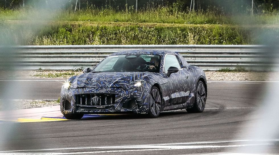 Maserati GranTurismo EV – суперник Tesla Roadster