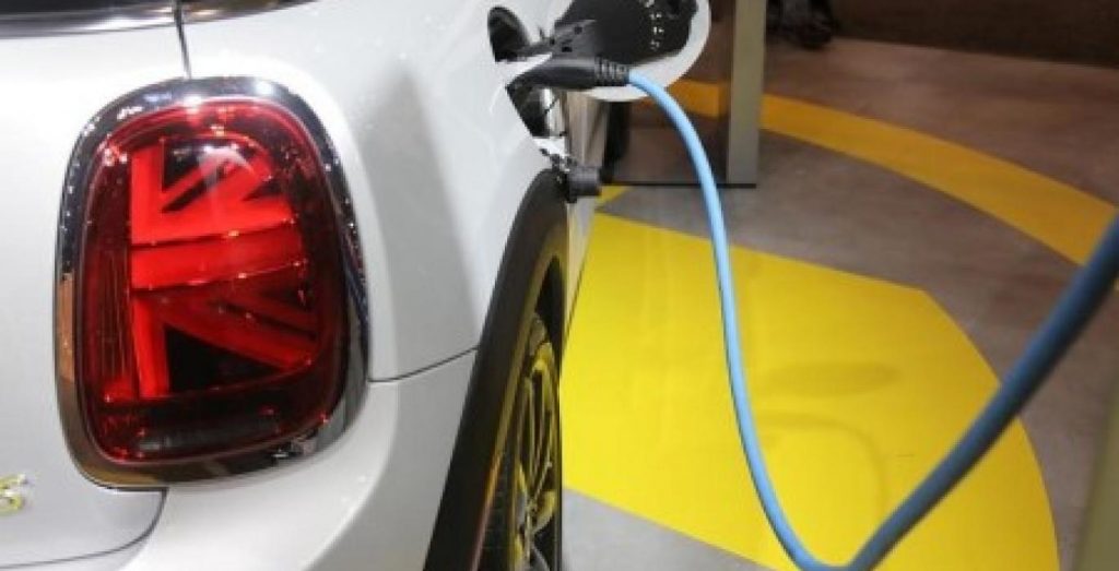 Байден наголошує на утилізації акумуляторів для електромобілів